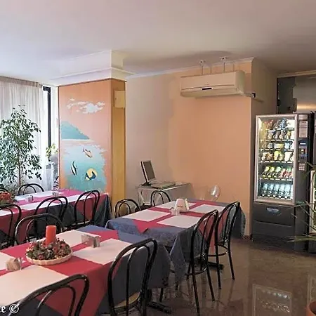 Cristal Hotel 3*